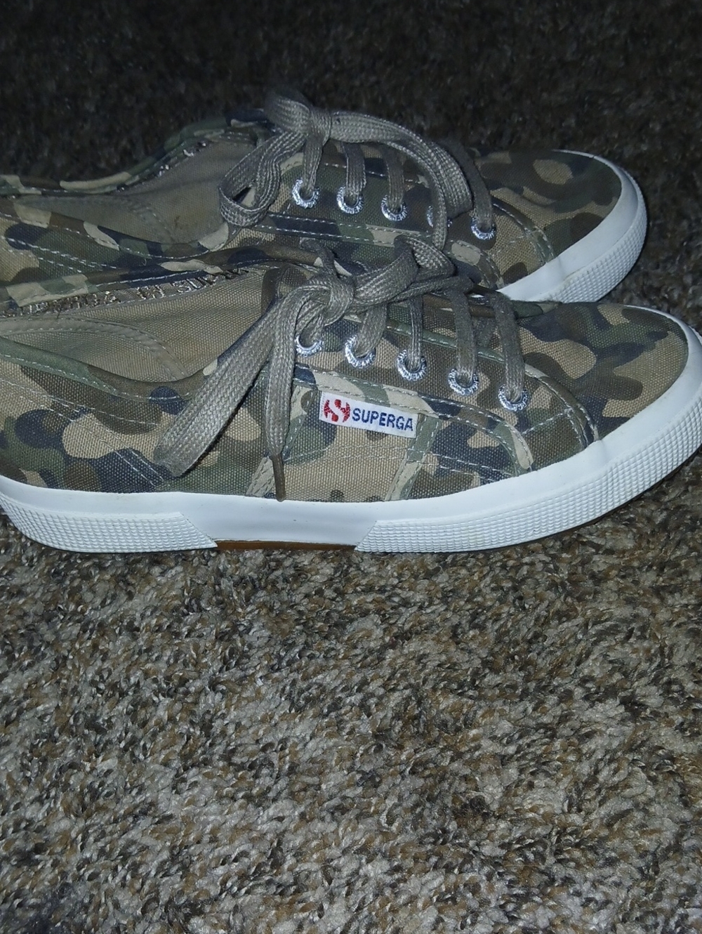 Superga Womens Camouflage Canvas Sneakers in Olive/Khaki Sz: 6